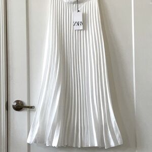 Zara skirt white with satin effect